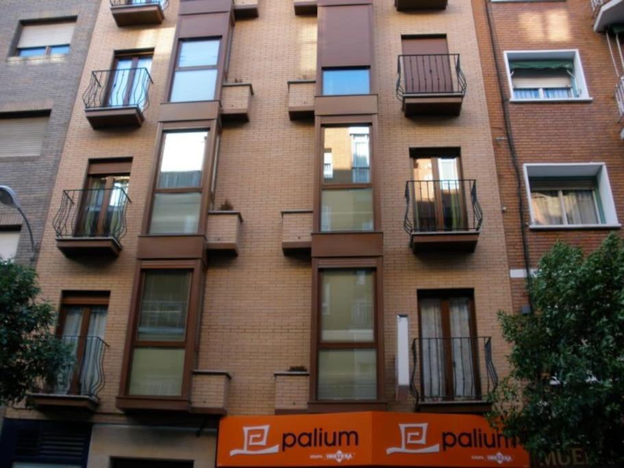 Balcon Con Luz Natural Madrid Extérieur photo